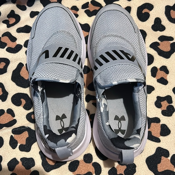 Boys’ Under Armour Surge 3 Slip-On Running Shoes - Picture 4 of 5